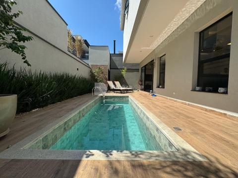 Sobrado à venda em São José dos Campos, Loteamento Floresta, com 3 suítes, com 262 m²